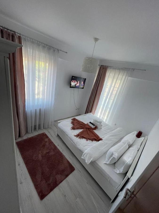 Deny'S Apartament Gura Humorului Buitenkant foto