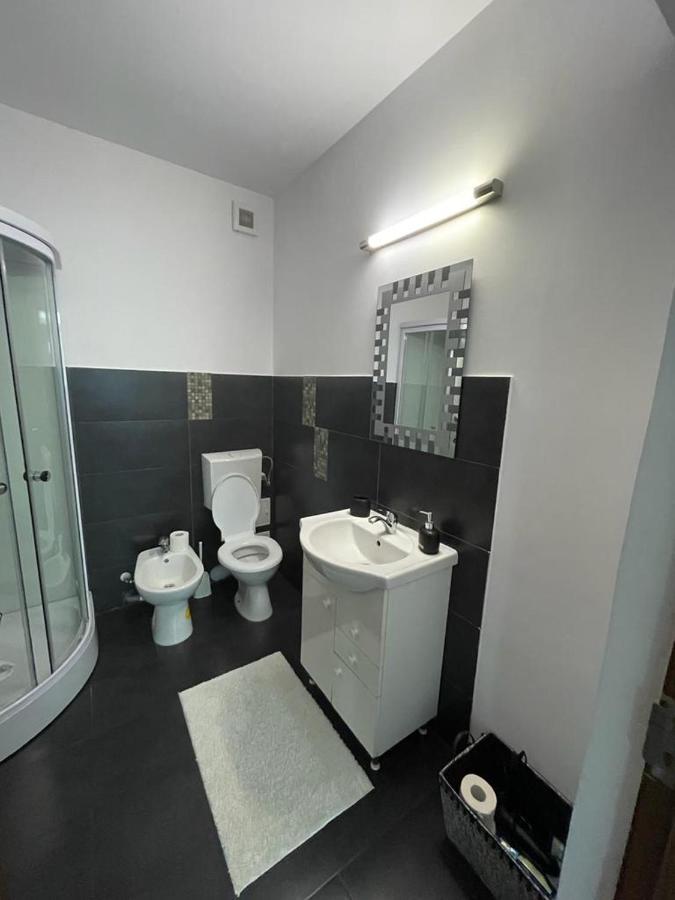 Deny'S Apartament Gura Humorului Buitenkant foto