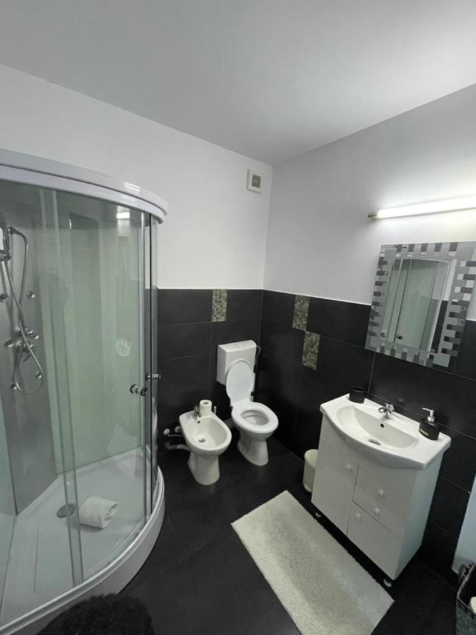 Deny'S Apartament Gura Humorului Buitenkant foto