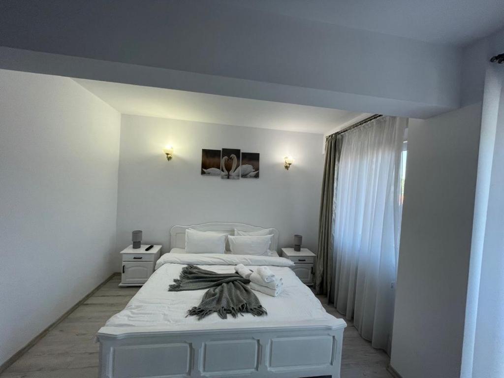 Deny'S Apartament Gura Humorului Buitenkant foto