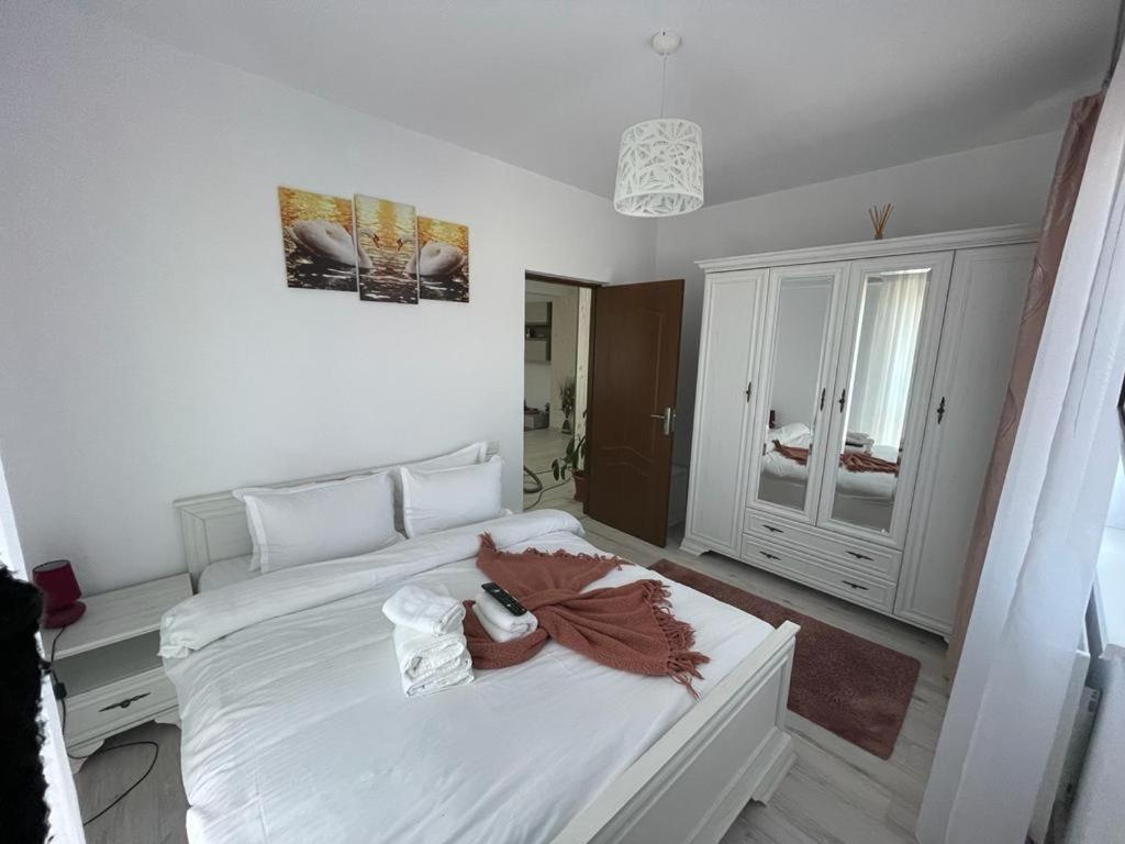 Deny'S Apartament Gura Humorului Buitenkant foto